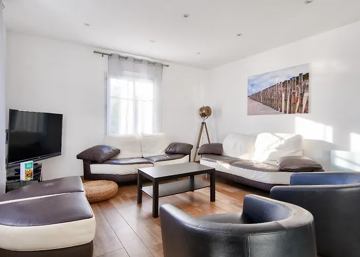 Hébergement de vacances 300m Des Plages - Maison Avec Jardin Pour 12 *