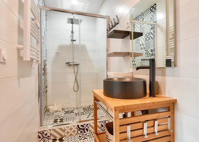 Hébergement de vacances 300m Des Plages - Maison Avec Jardin Pour 12 *